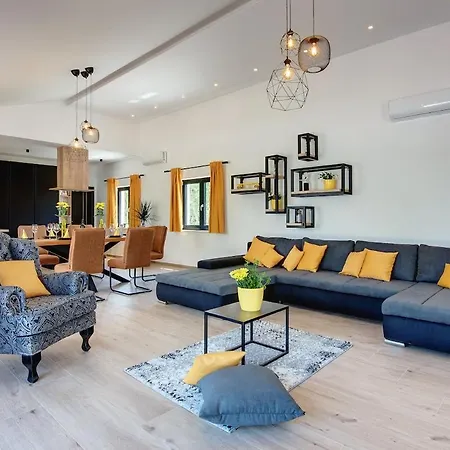 Villa Radola By Radola Family
